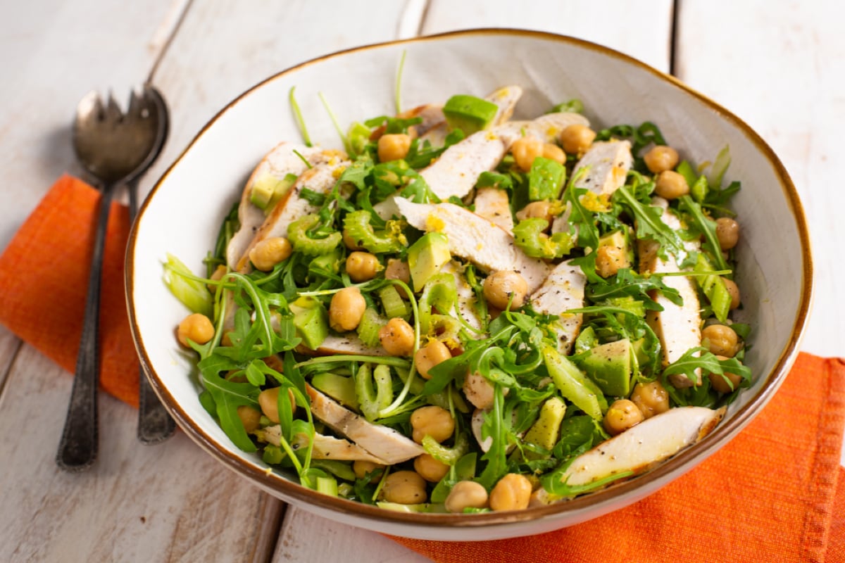 Salada de frango e abacate