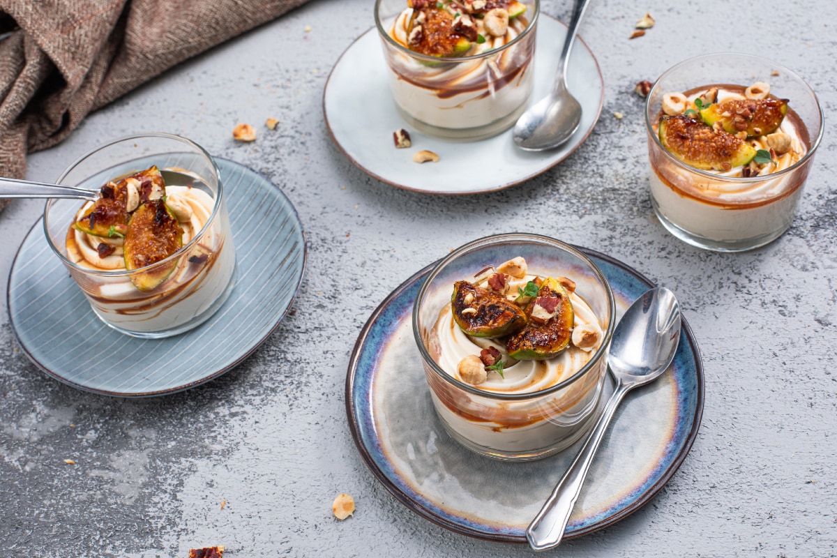 Mousse com figos e frutas secas