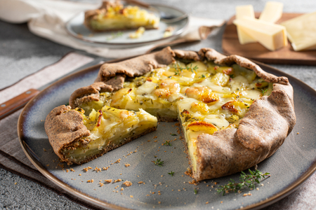 Galette com batatas e queijo