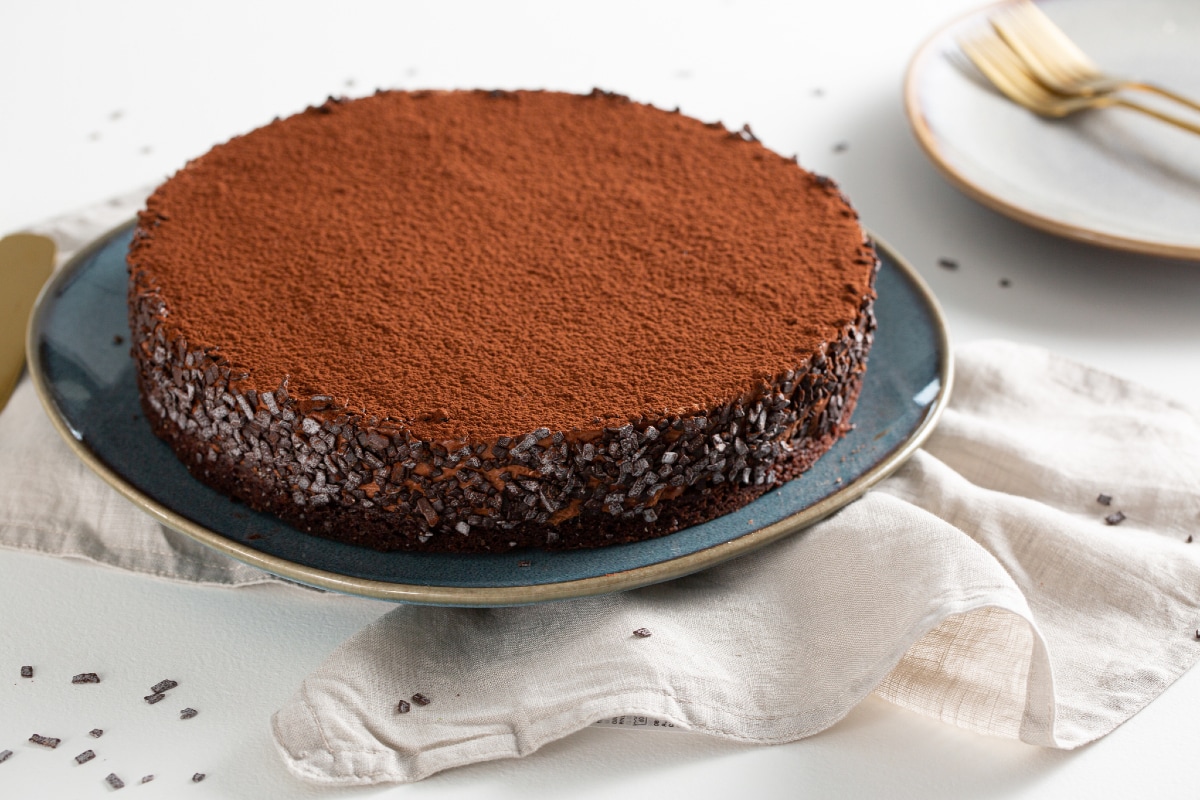 Torta mousse de chocolate amargo sobre base de sablé