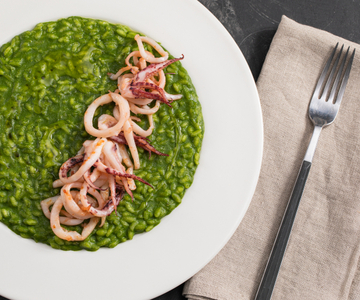 Risoto com borragem e lulas