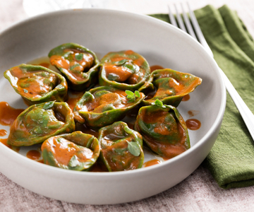 Cappellacci com camarões e alcachofras