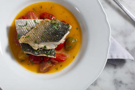 Robalo ao molho água louca