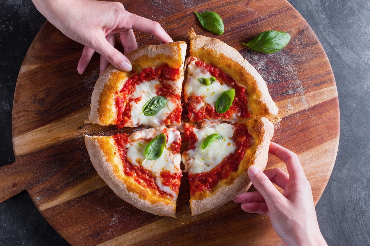 Pizza margherita simples