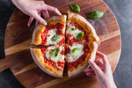 Pizza margherita simples