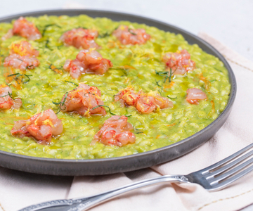 Risoto com creme de abobrinha e camarões crus