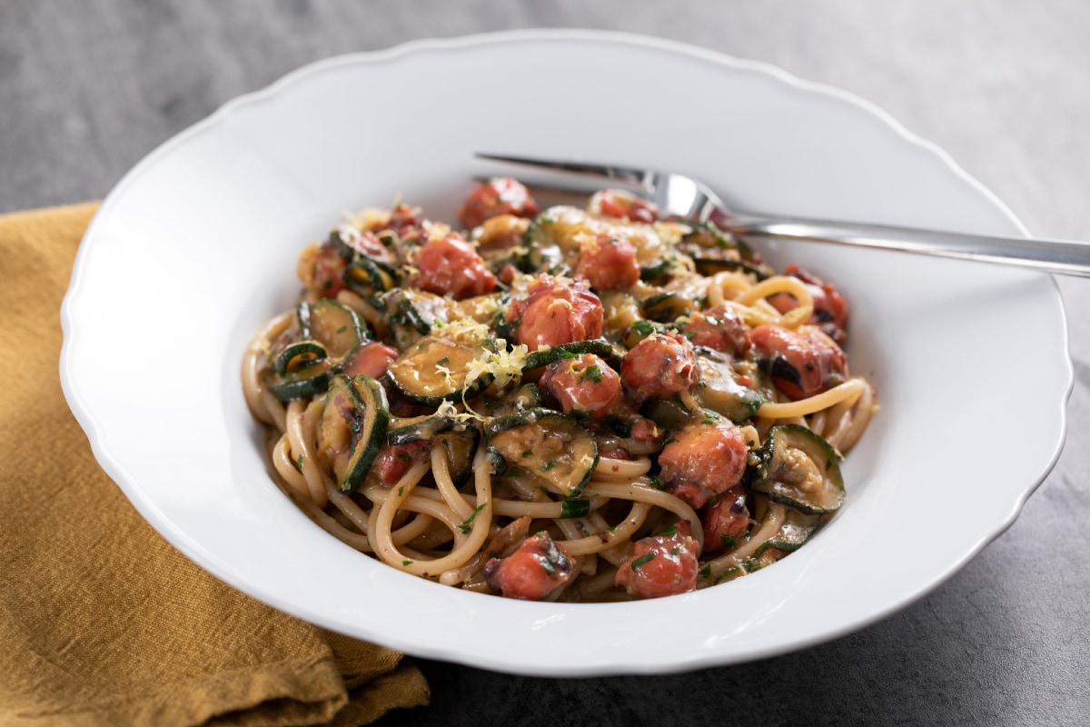 Massa com polvo e abobrinha