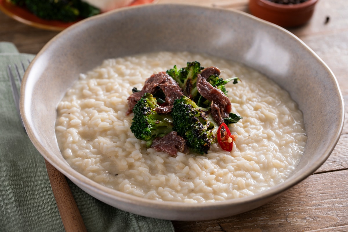Risotto com stracchino, brócolis e anchovas