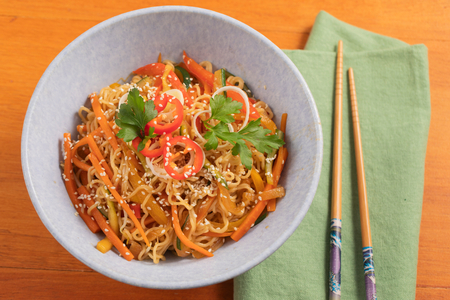 Noodles com vegetais
