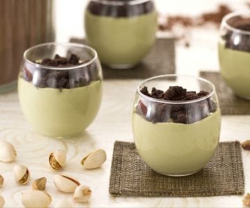 Cremoso de pistache com crumble de cacau
