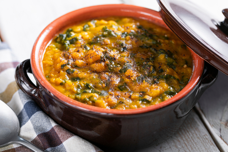 Sopa de abóbora e lentilhas