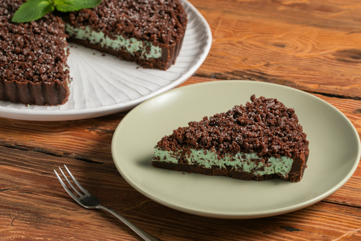 Torta de migalhas sem forno de menta e chocolate
