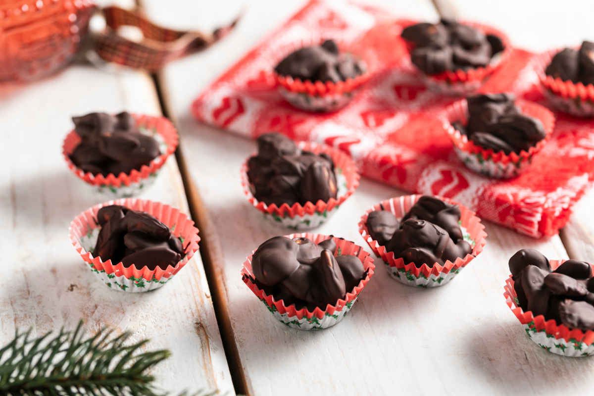 Amêndoas cobertas com chocolate