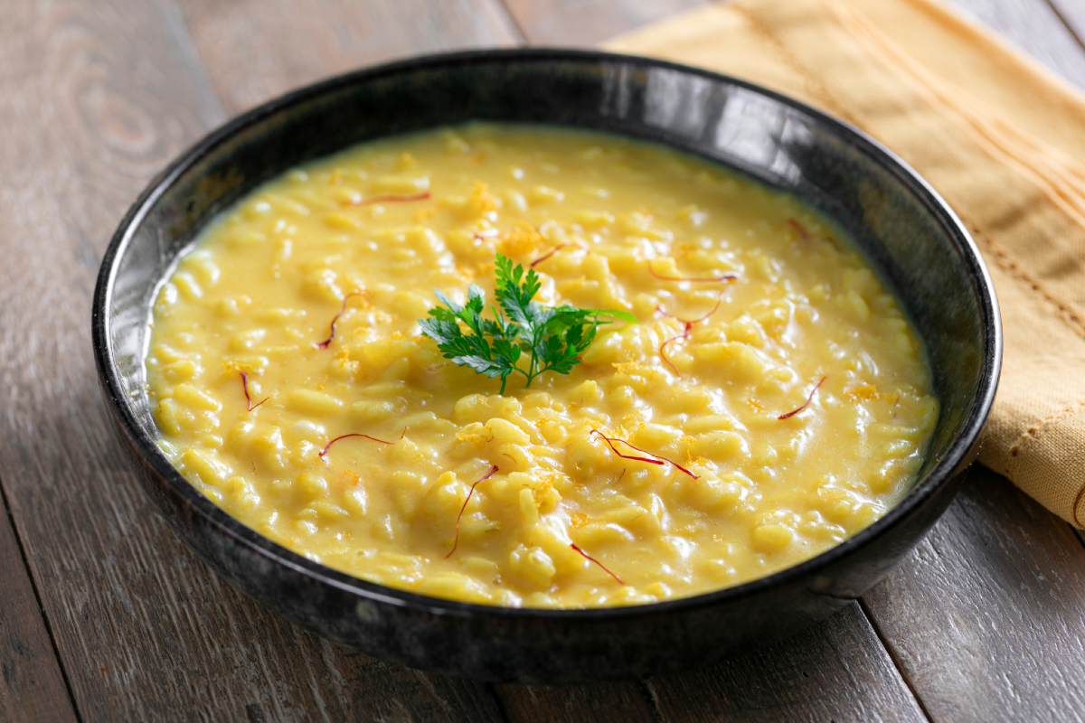 Risoto amarelo com laranja