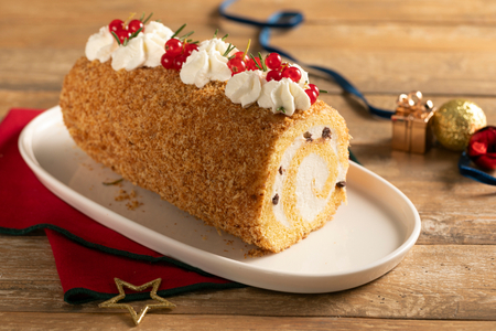 Rolo de pandoro com creme de ricota