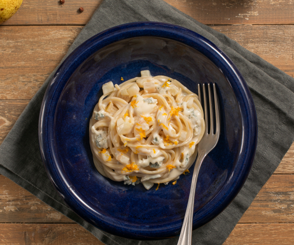 Massa com pera e gorgonzola