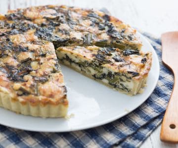 Torta salgada com couve manteiga
