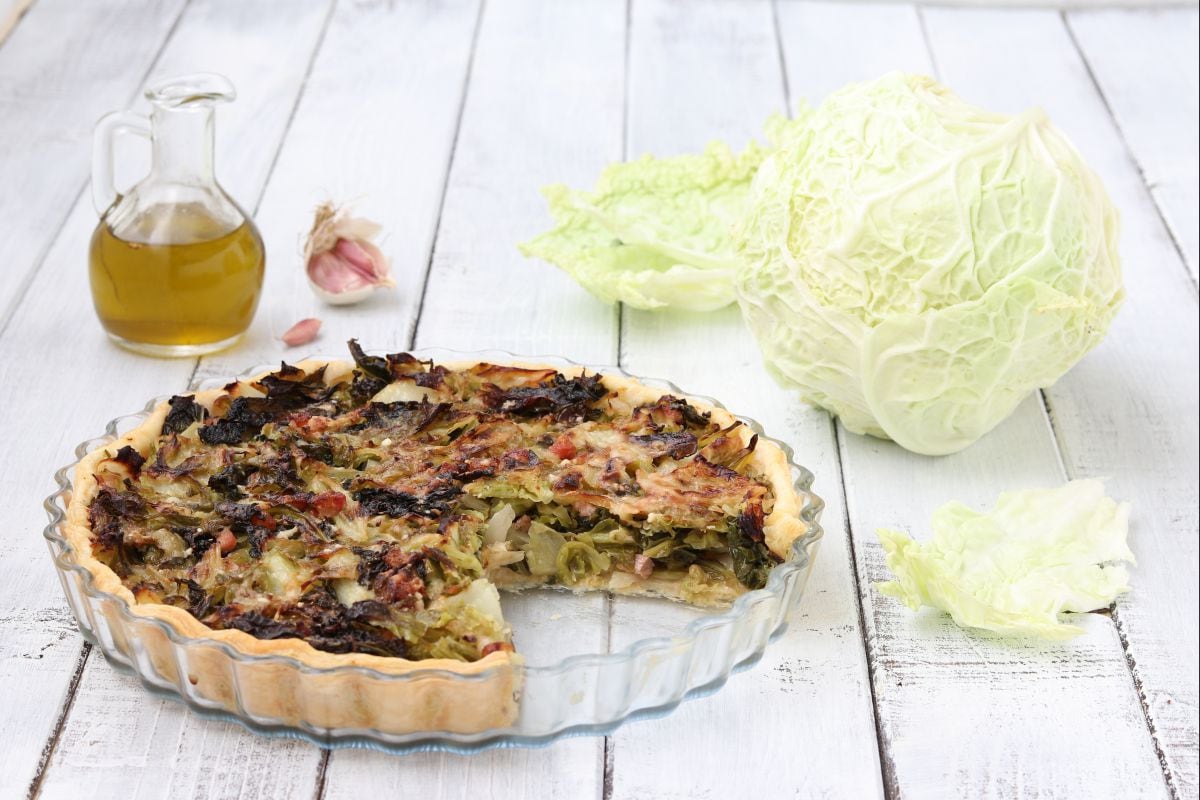 Torta salgada de repolho