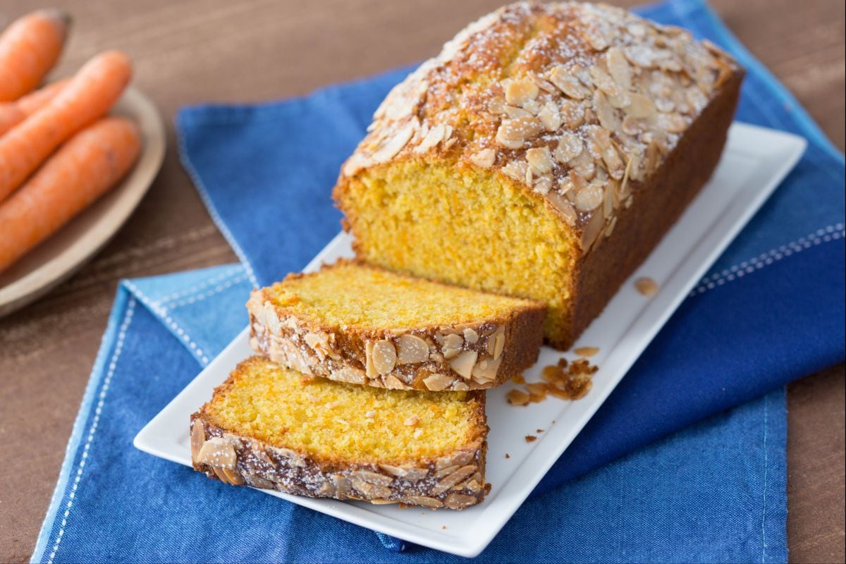 Bolo de cenoura tipo plumcake