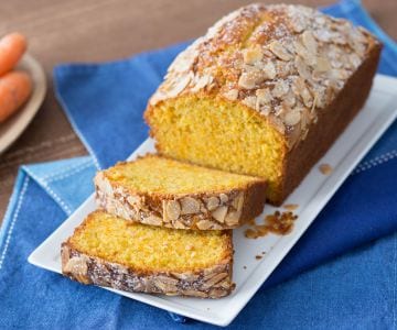 Bolo de cenoura tipo plumcake