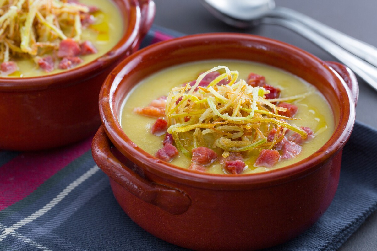 Creme de alho-poró e batata com bacon