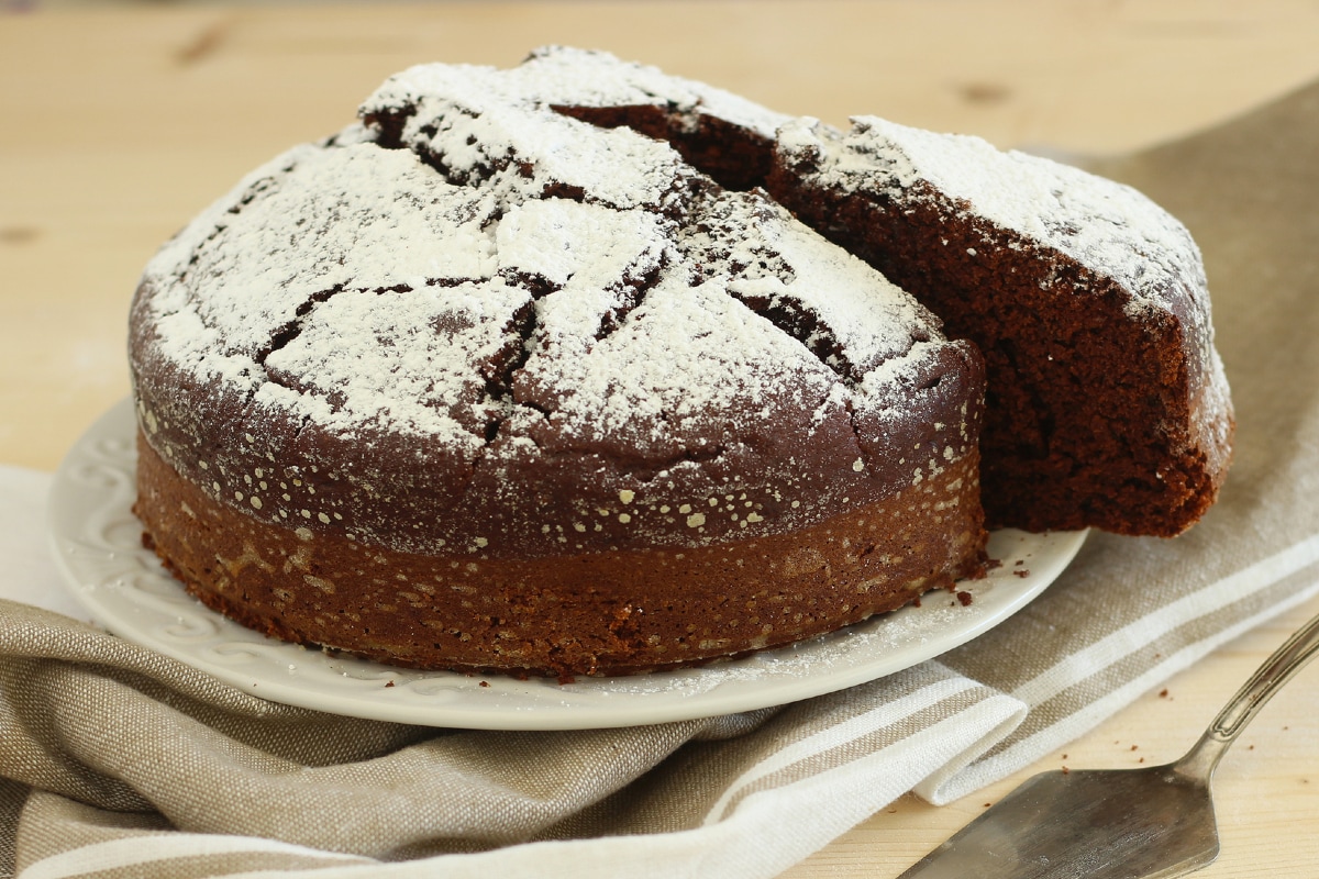Bolo fofo de chocolate e ricota