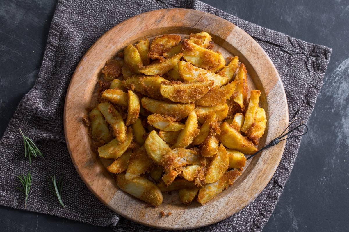Batatas crocantes com queijo