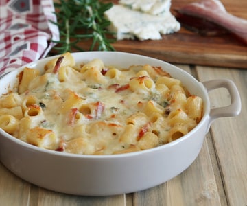 Massa de forno com speck e gorgonzola