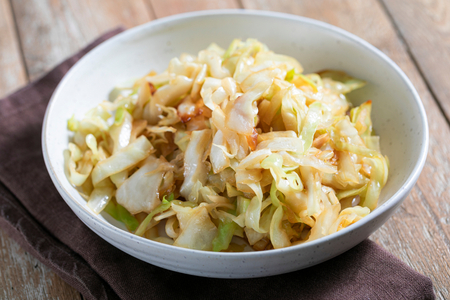 Repolho refogado na panela