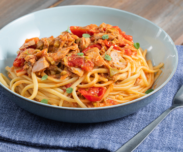 Linguine com atum e tomate-cereja