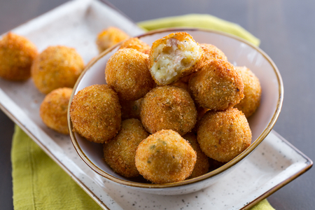 Almôndegas de atum e batatas