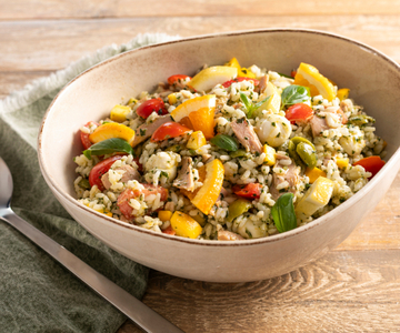 Salada de arroz com pesto e cítricos