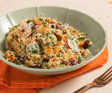 Cuscuz com legumes e atum