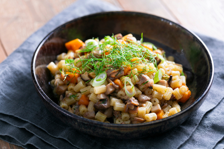 Massa com vôngole, abóbora e cogumelos