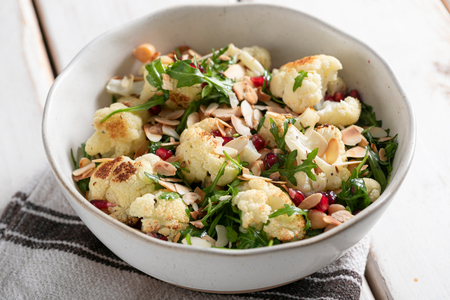 Salada de couve-flor assada