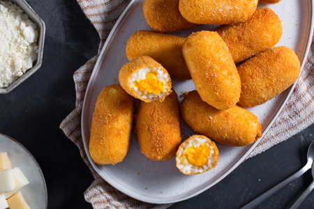 Croquetes de arroz com 4 queijos