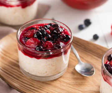 Arroz-doce com frutas vermelhas