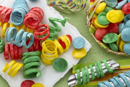 Confetes e serpentinas