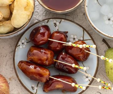 Fruta frita caramelizada