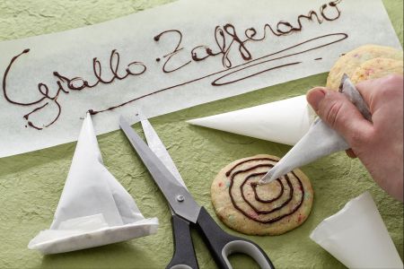 Como fazer um cone com papel manteiga