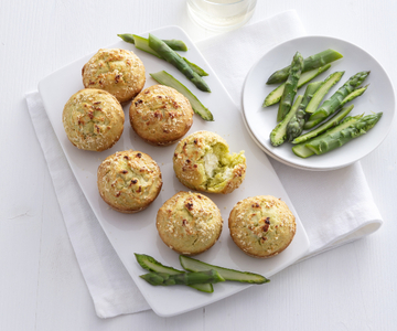 Tortinhas salgadas com aspargos e queijo de cabra