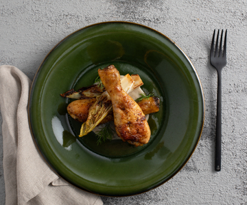 Frango com creme de cogumelos e endívia