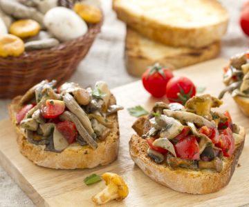Bruschettas com cogumelos salteados