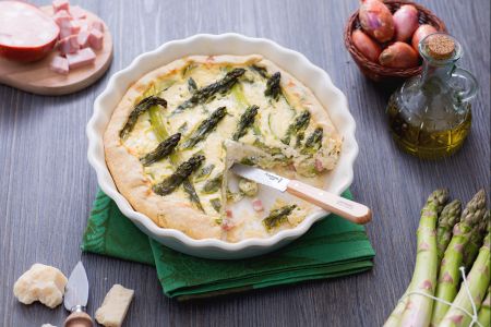 Quiche de aspargos e mortadela
