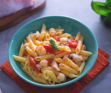 Penne com tamboril e tomatinhos