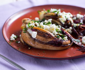 Radicchio saboroso na frigideira