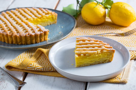 Torta de limão com massa podre de óleo
