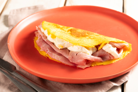 Omelete de presunto e queijo