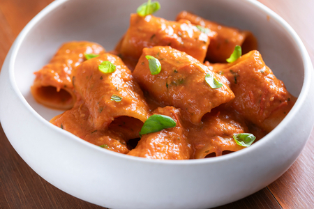 Massa ao molho de tomate cremoso