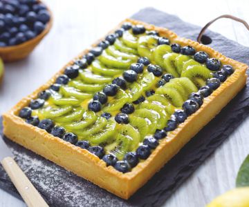 Torta de kiwi e mirtilos